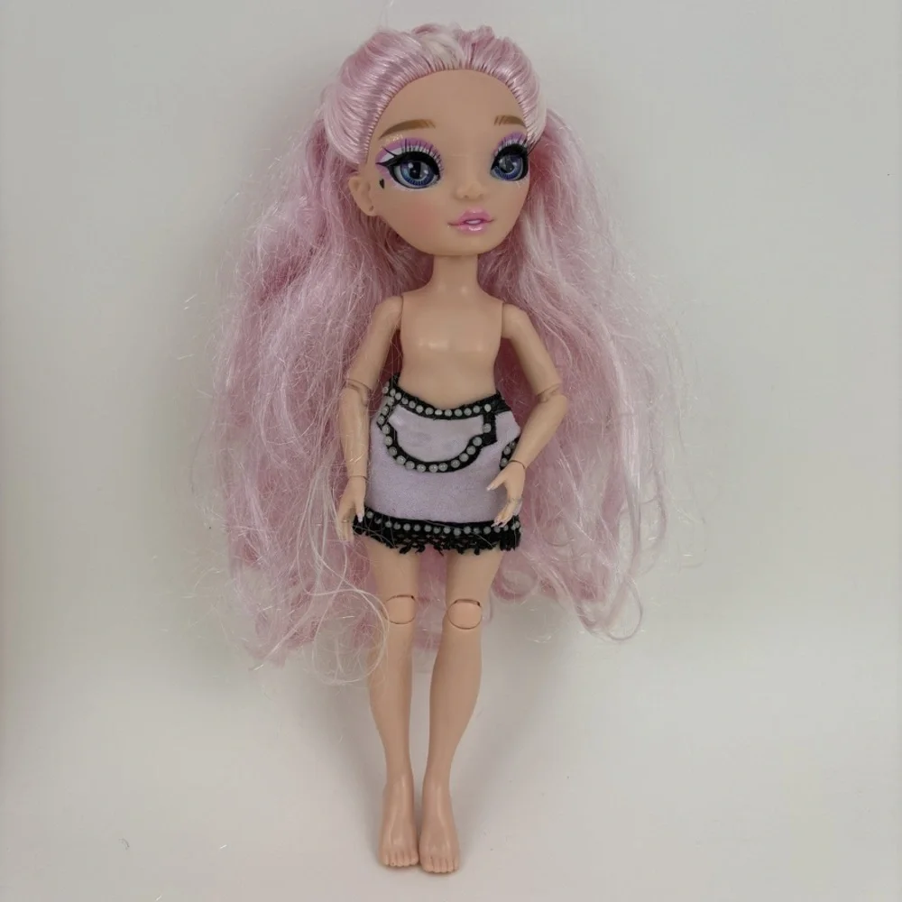 Rainbow High Tessa‎ Park Royal Three Doll Pink Hair Articulated